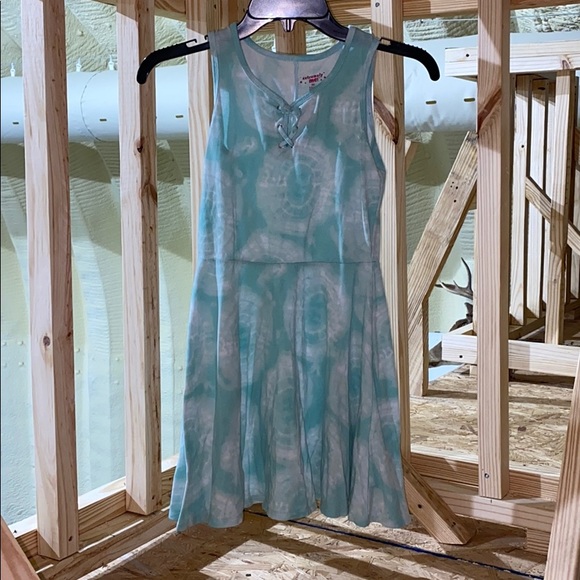 His is a really cool tie-dye dress! - Picture 1 of 2